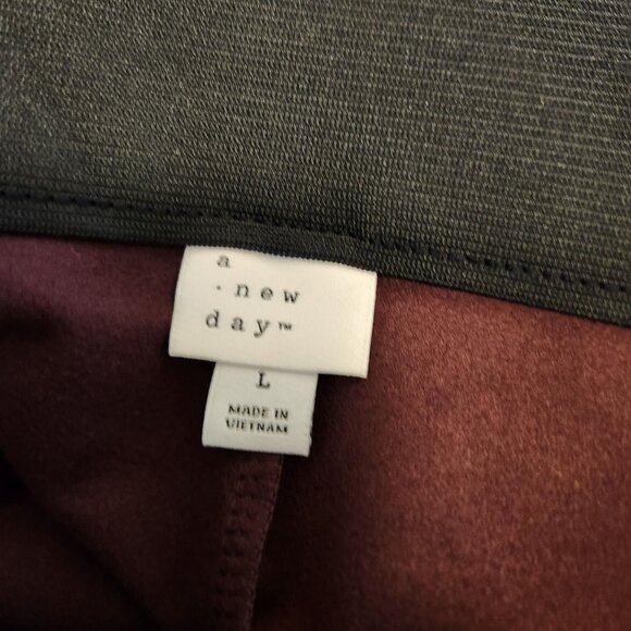 A New Day Purple Faux Leather Skinny Pants Leggings Size Large NWT - Picture 8 of 10